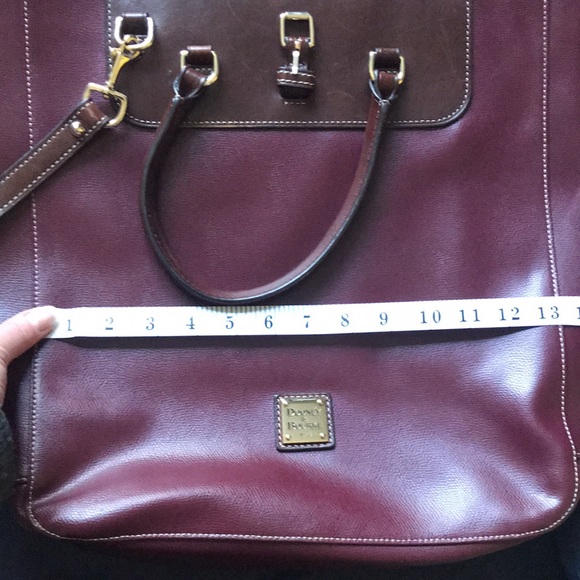 Dooney & Bourke Leather Editors bag. Maroon. Very large tote. - Picture 12 of 12